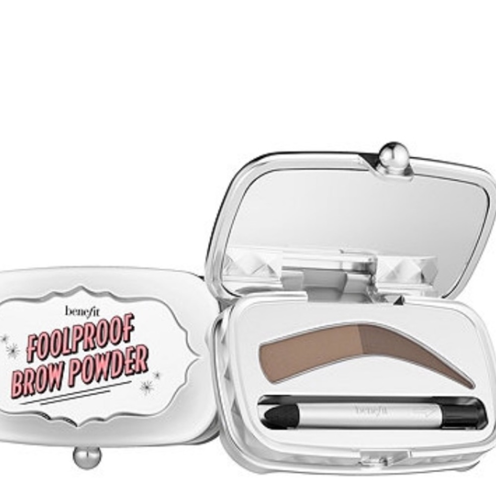 SOLD NWOB Benefit Foolproof Brow Powder In shade 5